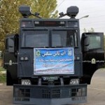 گازانبر غولپیکر مقابل دانشجویان در دولت حقوقدانان!+عکس و فیلم
