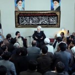طرف حاضر میشود ارزش هفتاد- هشتاد میلیون اهل کشور خودش را تسلیم یک دشمن کند، برای اینکه چند روز بیشتر روی این صندلی بنشیند/نوکری دشمن افتخار ندارد